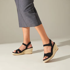 Round-toe Wedge Sandals (Sally Pro)