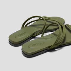 Round-Toe Flip-Flops (Carla)