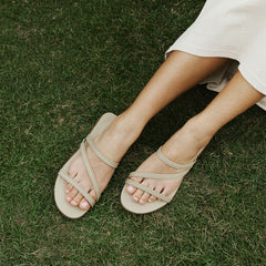 Round-Toe Flip-Flops (Carla)