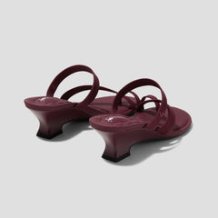 Round-Toe Toe Ring Sandals (Eden)