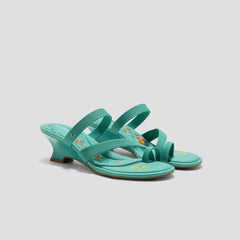 Round-Toe Toe Ring Sandals (Eden)