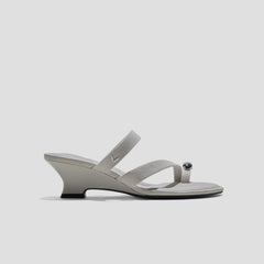 Round-Toe Toe Ring Sandals (Eden)