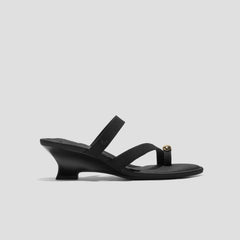 Round-Toe Toe Ring Sandals (Eden)